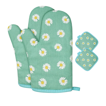 Heat-resistant gloves, a home essential, suitable for cooking and baking
